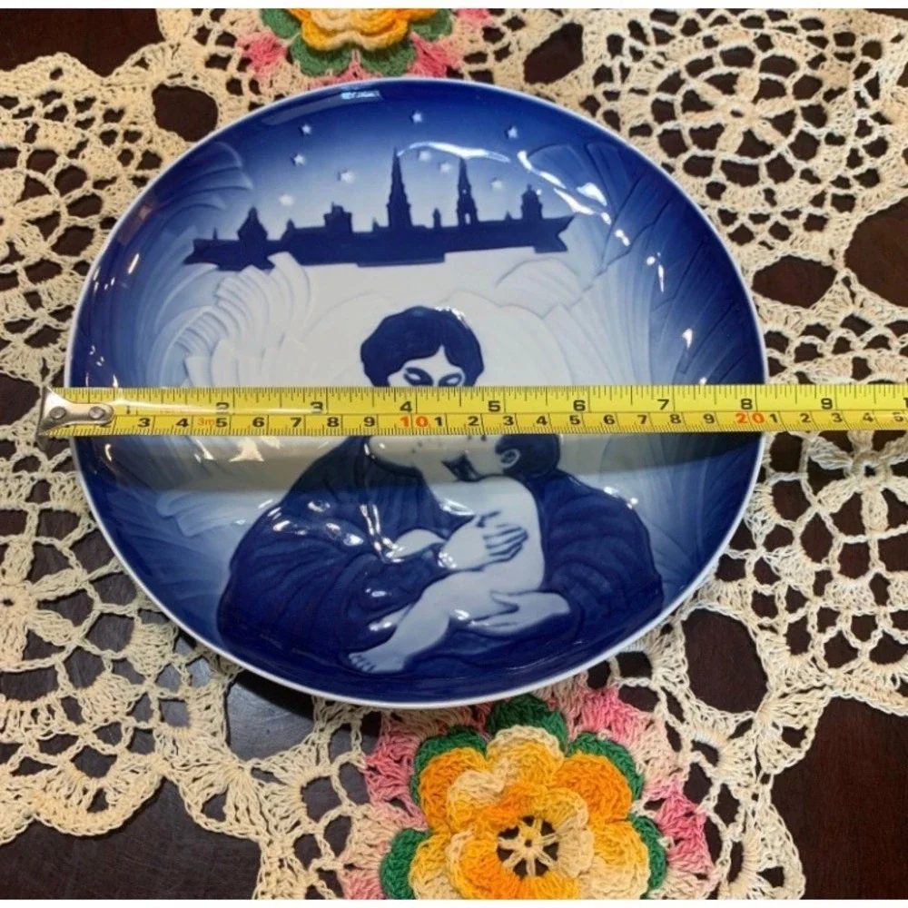 Royal Copenhagen Plate 8.25in Blue Excellent 1987 Union Sven Vestergaard